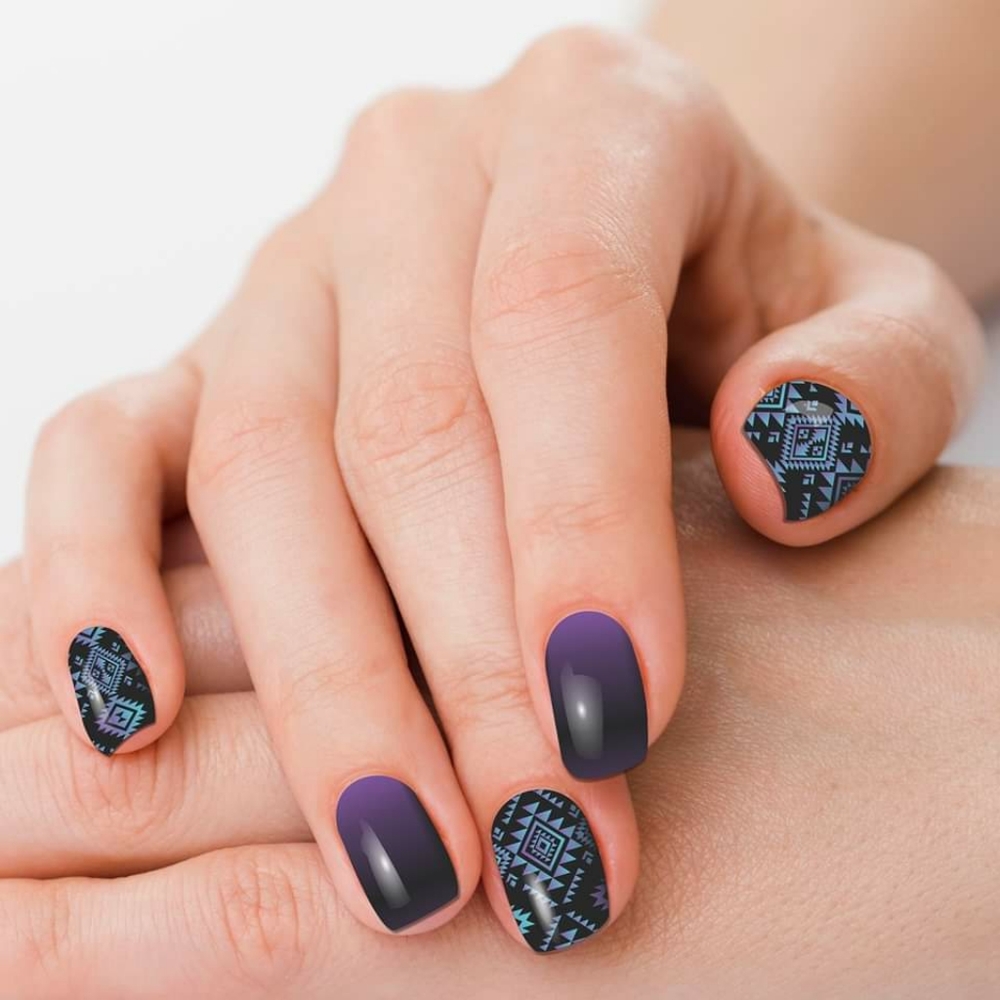 Press on nail sets